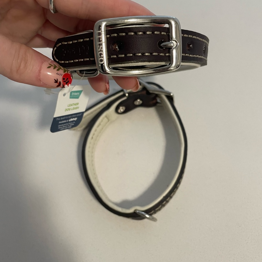 Frisco two toned top grain leather collar